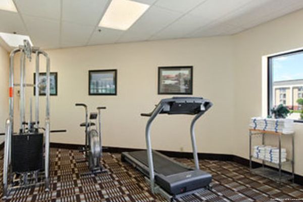 Days Inn And Suites Des Moines Airport